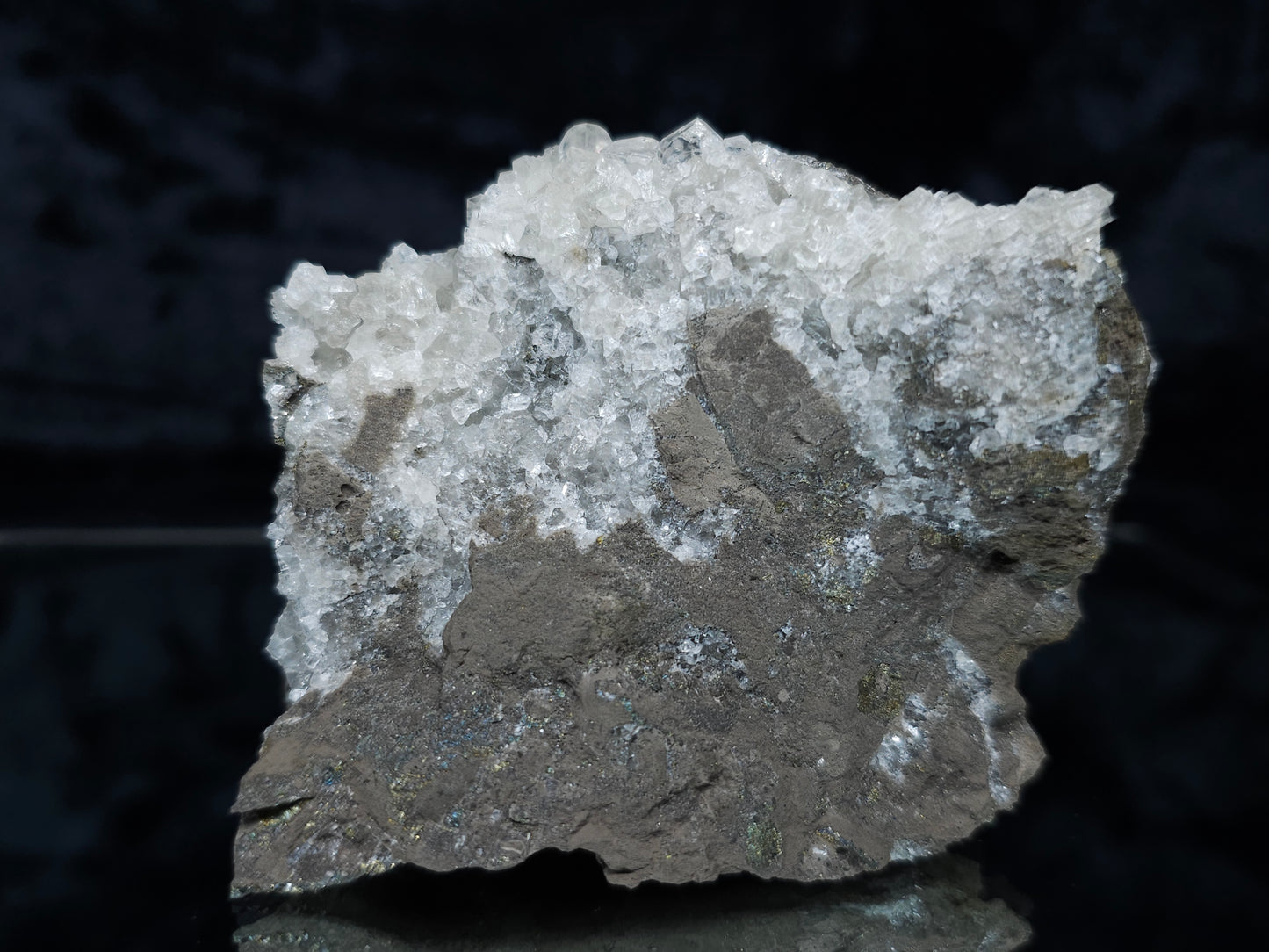 #33147 Super clear Nailhead Spar Calcite cluster with Chalcopyrite ore and multiple small fossils in the matrix