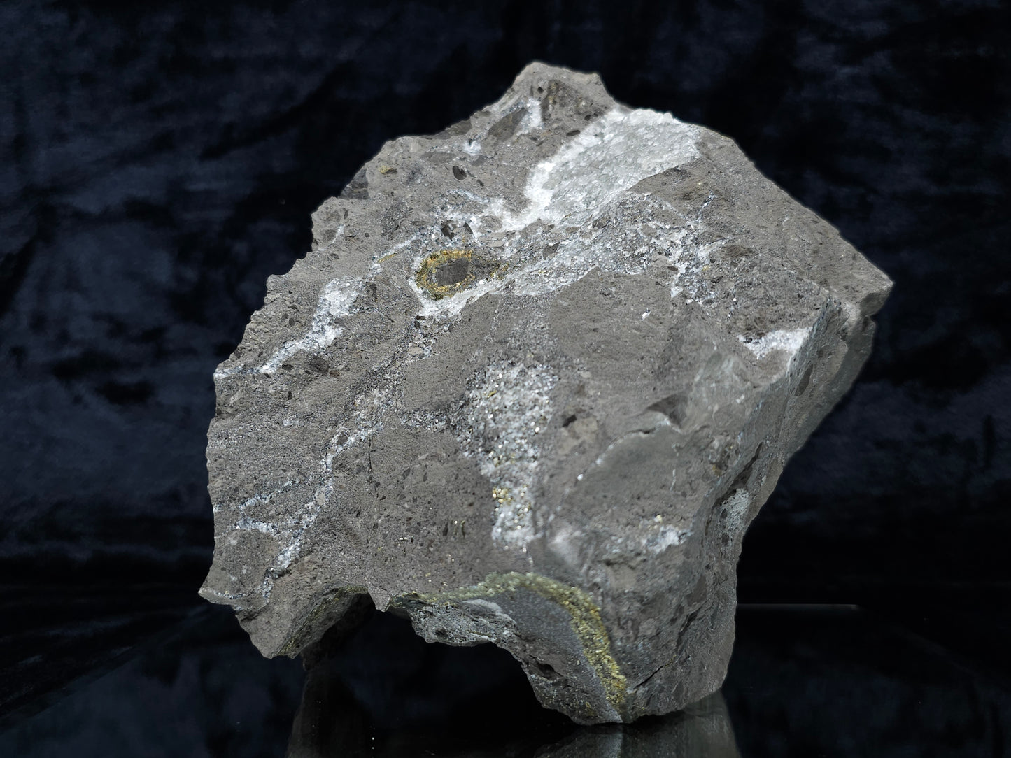 #33136 Super clear Nailhead Spar Calcite geode with Chalcopyrite ore and multiple small fossils in the matrix