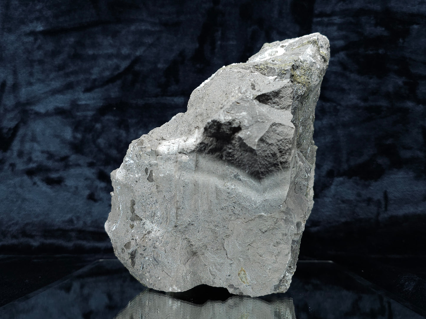 #33136 Super clear Nailhead Spar Calcite geode with Chalcopyrite ore and multiple small fossils in the matrix
