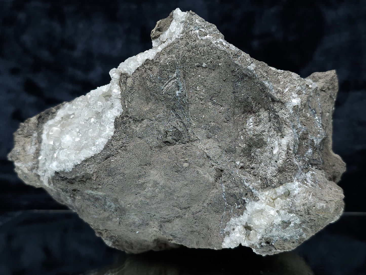 #33151 Super clear Nailhead Spar Calcite geode with Chalcopyrite ore and multiple small fossils in the matrix