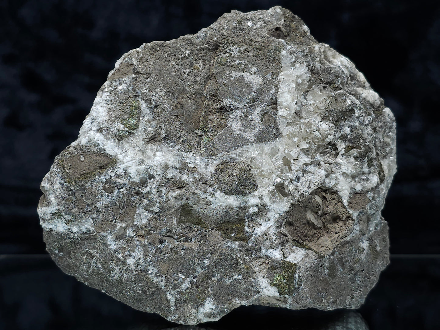 #33155 Super clear Nailhead Spar Calcite cluster with Chalcopyrite ore and multiple small fossils in the matrix