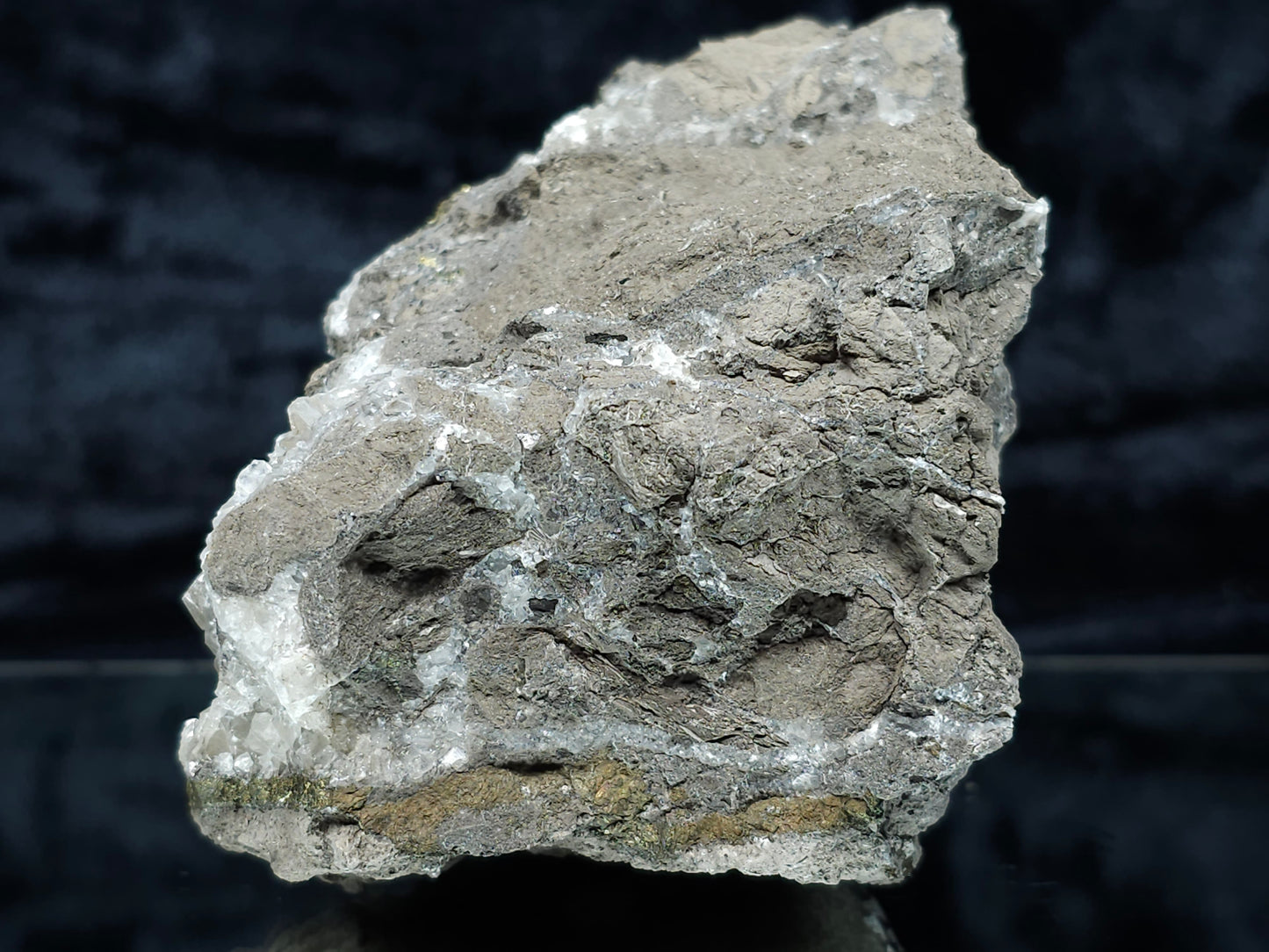 #33156 Super clear Nailhead Spar Calcite geode with Chalcopyrite ore and multiple small fossils in the matrix