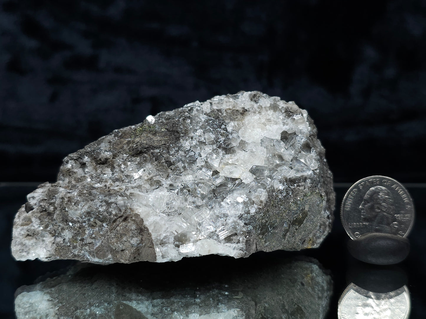 #33157 Super clear Nailhead Spar Calcite cluster with Chalcopyrite ore and multiple small fossils in the matrix