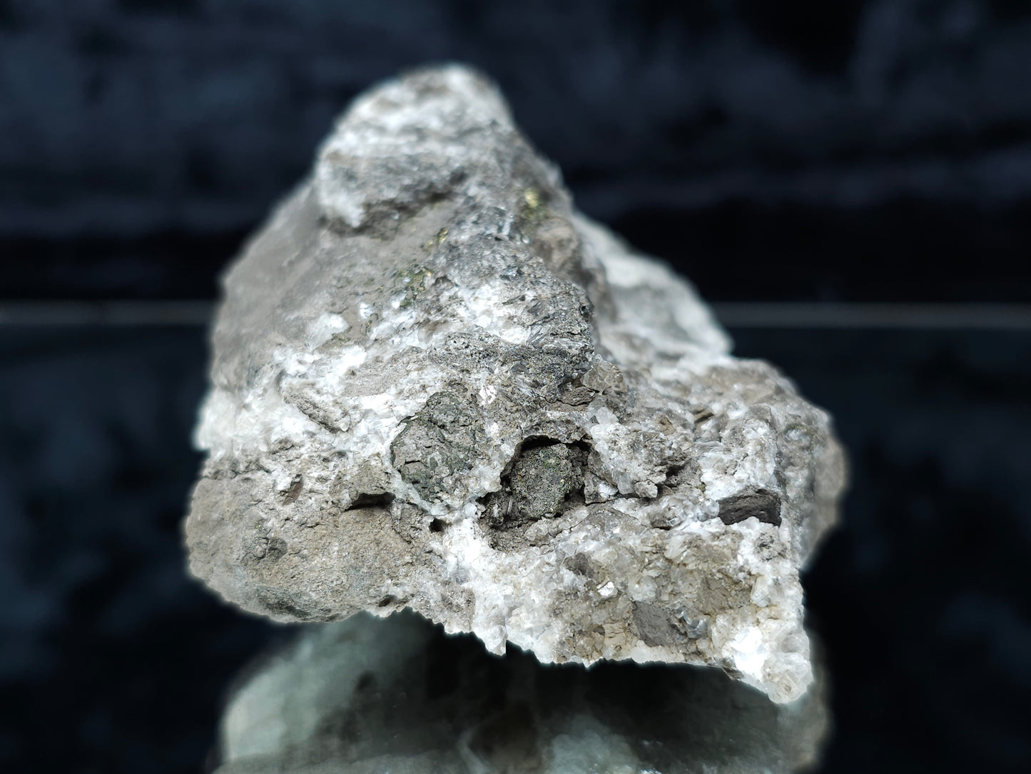 #33157 Super clear Nailhead Spar Calcite cluster with Chalcopyrite ore and multiple small fossils in the matrix