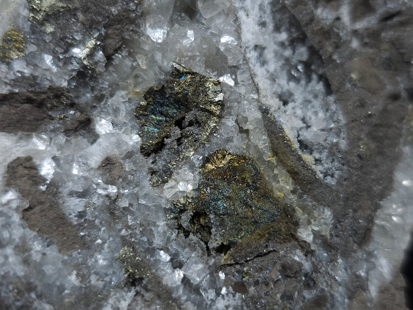 #33159 Super clear Nailhead Spar Calcite geode with Chalcopyrite ore and multiple small fossils in the matrix