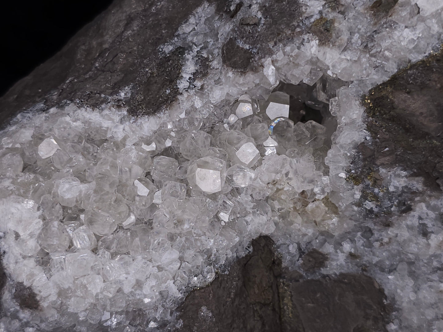 #33163 Super clear Nailhead Spar Calcite geode with Chalcopyrite ore and multiple small fossils in the matrix