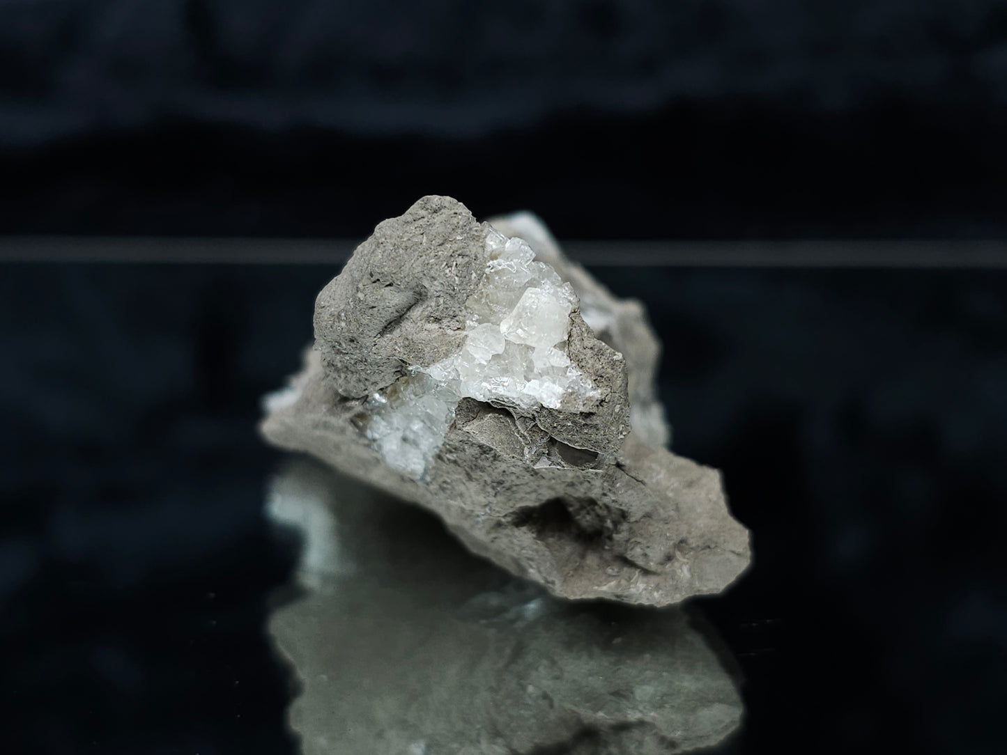 #33167 Super clear Nailhead Spar Calcite cluster with Chalcopyrite ore and multiple small fossils in the matrix
