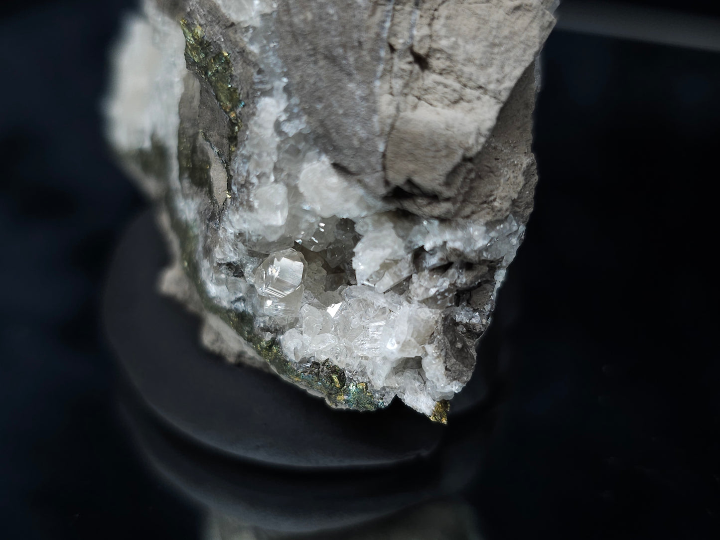 #33169 Super clear Nailhead Spar Calcite geode with Chalcopyrite ore and multiple small fossils in the matrix