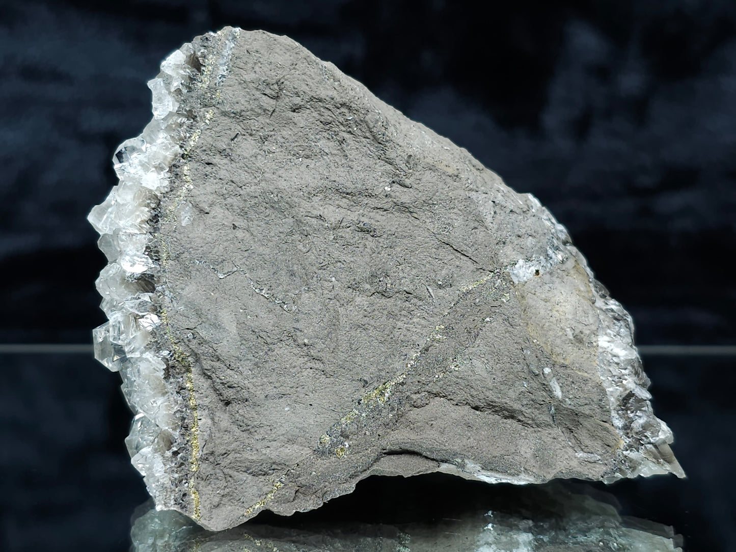 #33171 Super clear Nailhead Spar Calcite cluster with  Chalcopyrite ore and multiple small fossils in the matrix