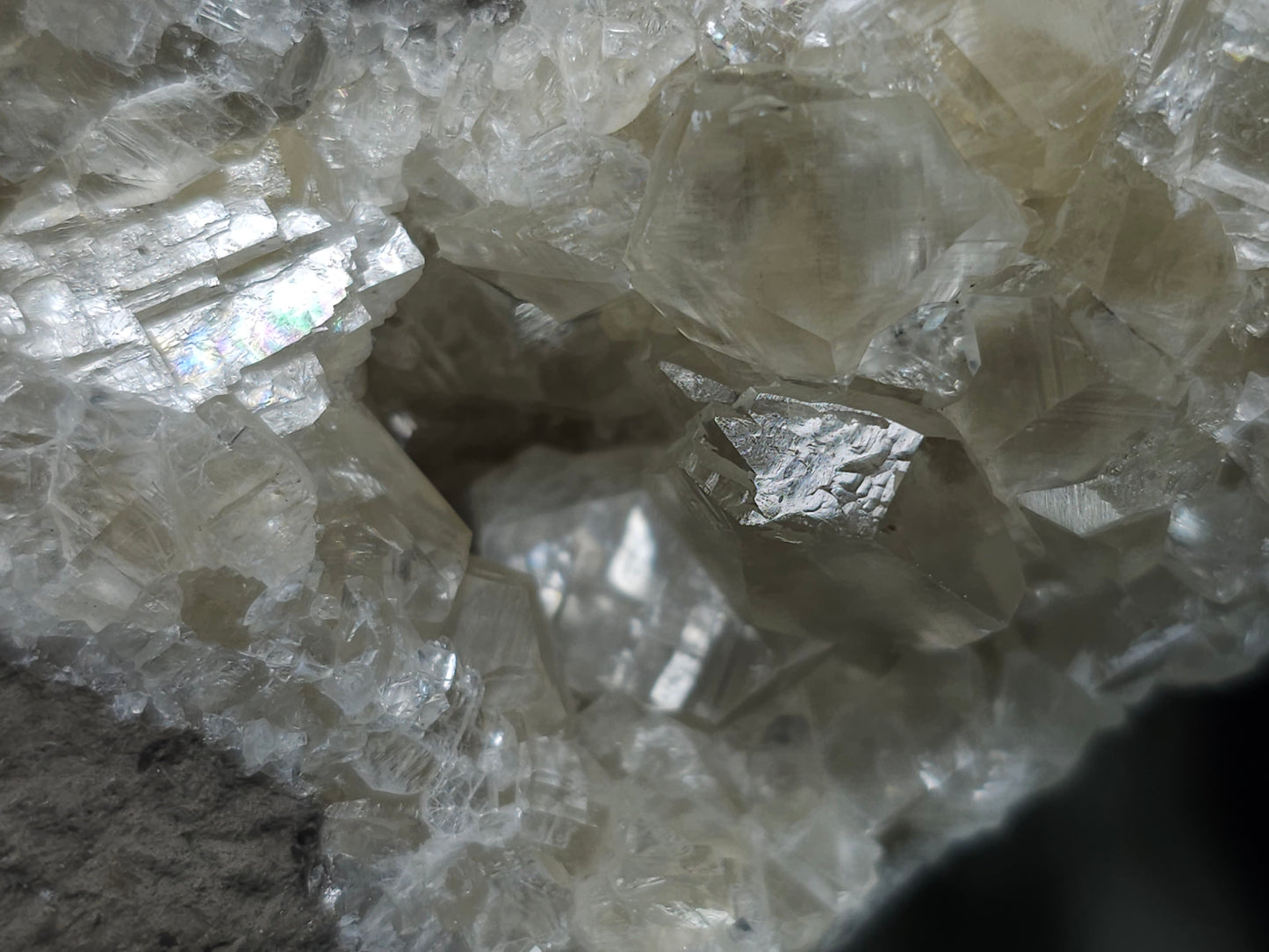 #33173 Special clear Nailhead Spar Calcite cluster with Chalcopyrite ore and multiple small fossils in the matrix