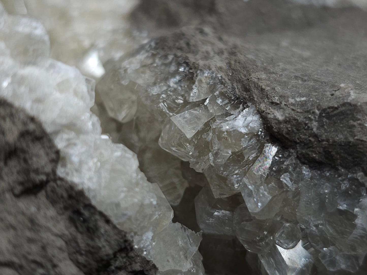 #33173 Special clear Nailhead Spar Calcite cluster with Chalcopyrite ore and multiple small fossils in the matrix