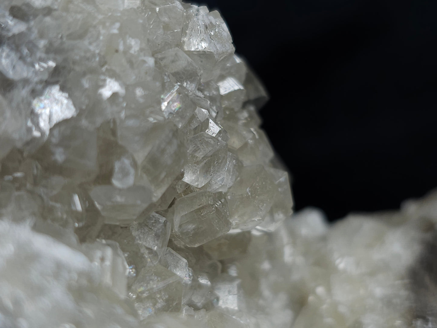 #33173 Special clear Nailhead Spar Calcite cluster with Chalcopyrite ore and multiple small fossils in the matrix