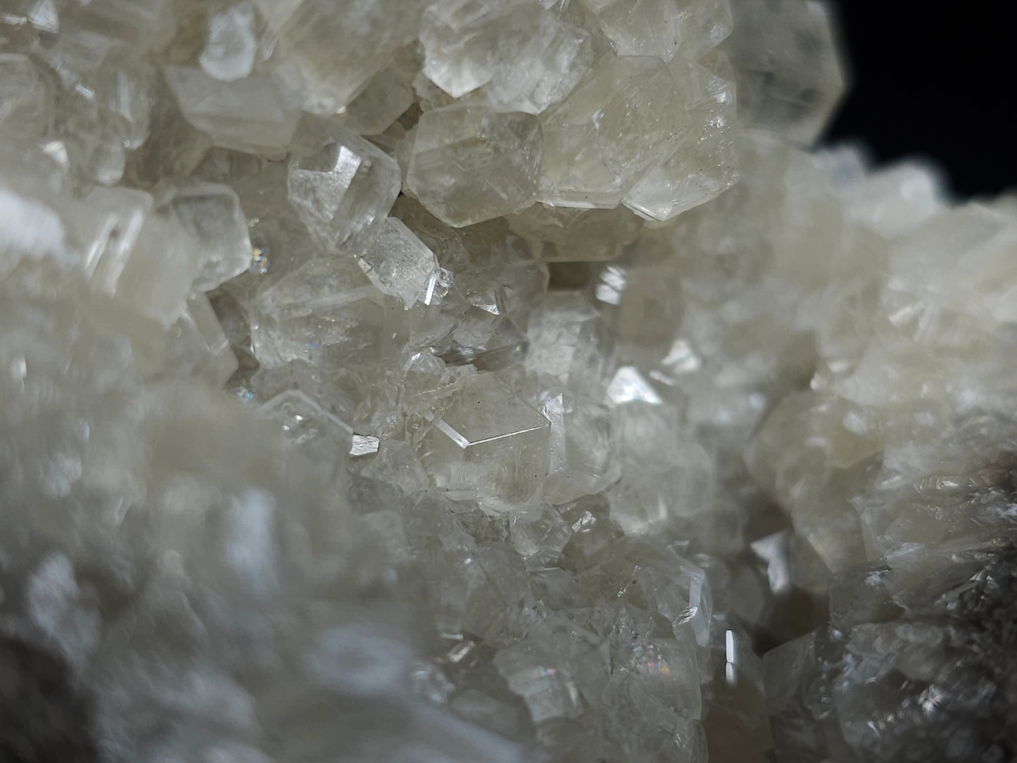 #33173 Special clear Nailhead Spar Calcite cluster with Chalcopyrite ore and multiple small fossils in the matrix