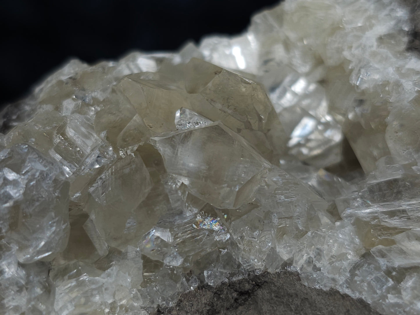 #33173 Special clear Nailhead Spar Calcite cluster with Chalcopyrite ore and multiple small fossils in the matrix