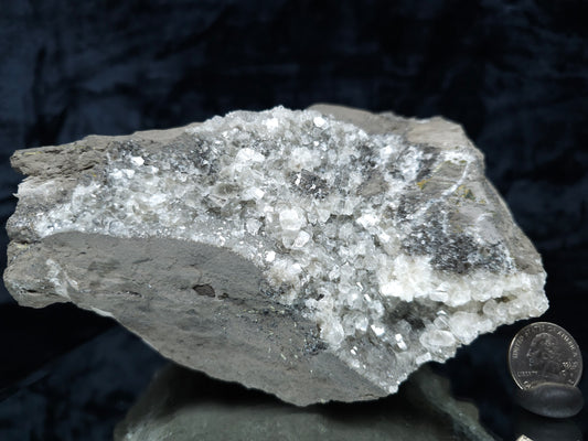 #33174 Special clear Nailhead Spar Calcite cluster with  Chalcopyrite ore and multiple small fossils in the matrix