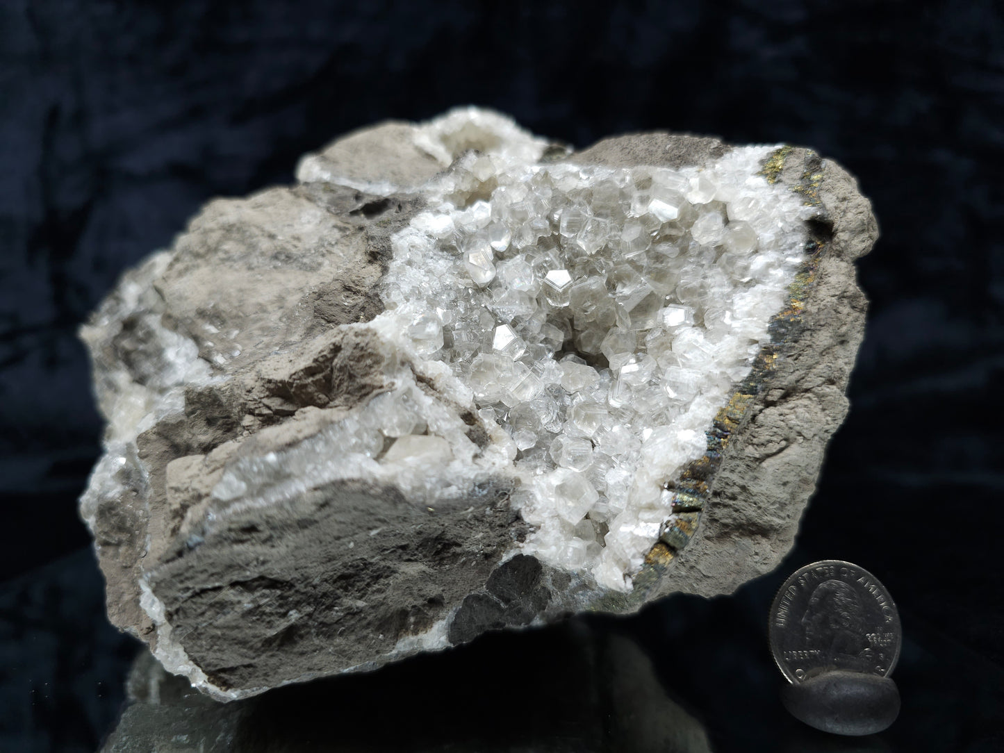 #33176 Special clear Nailhead Spar Calcite cluster with Chalcopyrite ore and multiple small fossils in the matrix