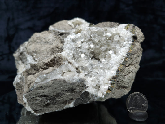 #33176 Special clear Nailhead Spar Calcite cluster with Chalcopyrite ore and multiple small fossils in the matrix