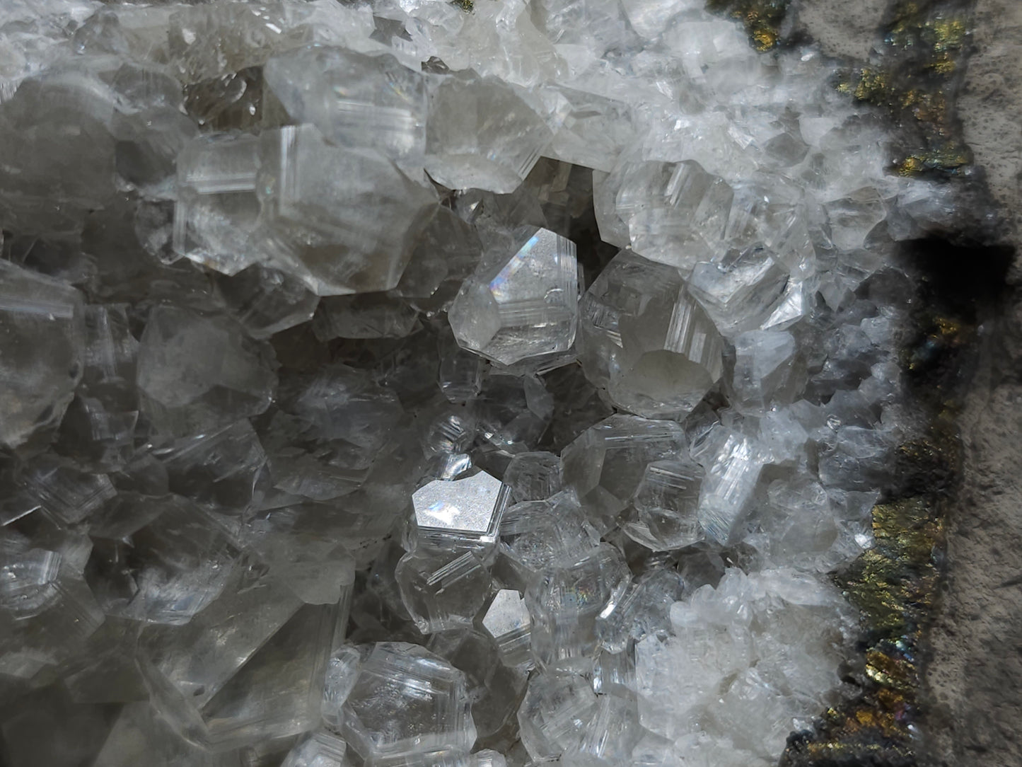 #33176 Special clear Nailhead Spar Calcite cluster with Chalcopyrite ore and multiple small fossils in the matrix