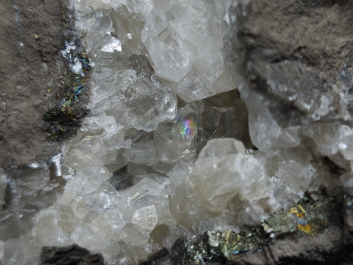 #33176 Special clear Nailhead Spar Calcite cluster with Chalcopyrite ore and multiple small fossils in the matrix