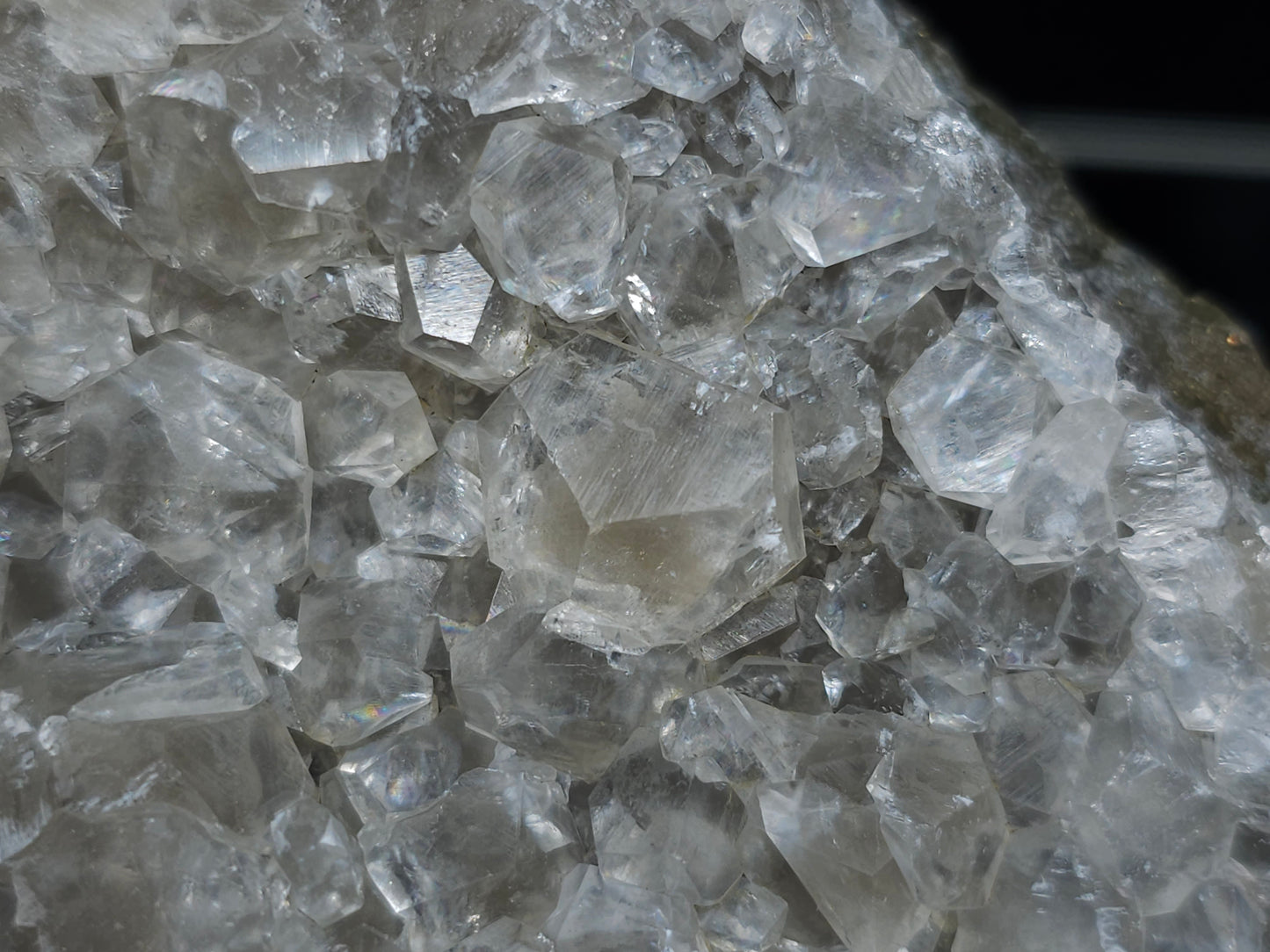#33179 Special clear Nailhead Spar Calcite cluster with Chalcopyrite ore and multiple small fossils in the matrix