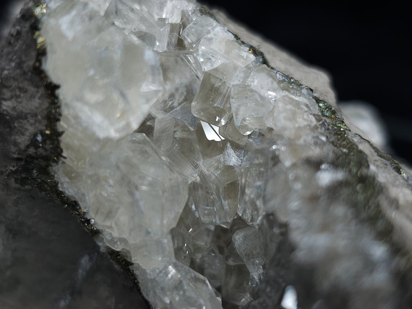 #33182 Special clear Nailhead Spar Calcite cluster with Chalcopyrite ore and multiple small fossils in the matrix