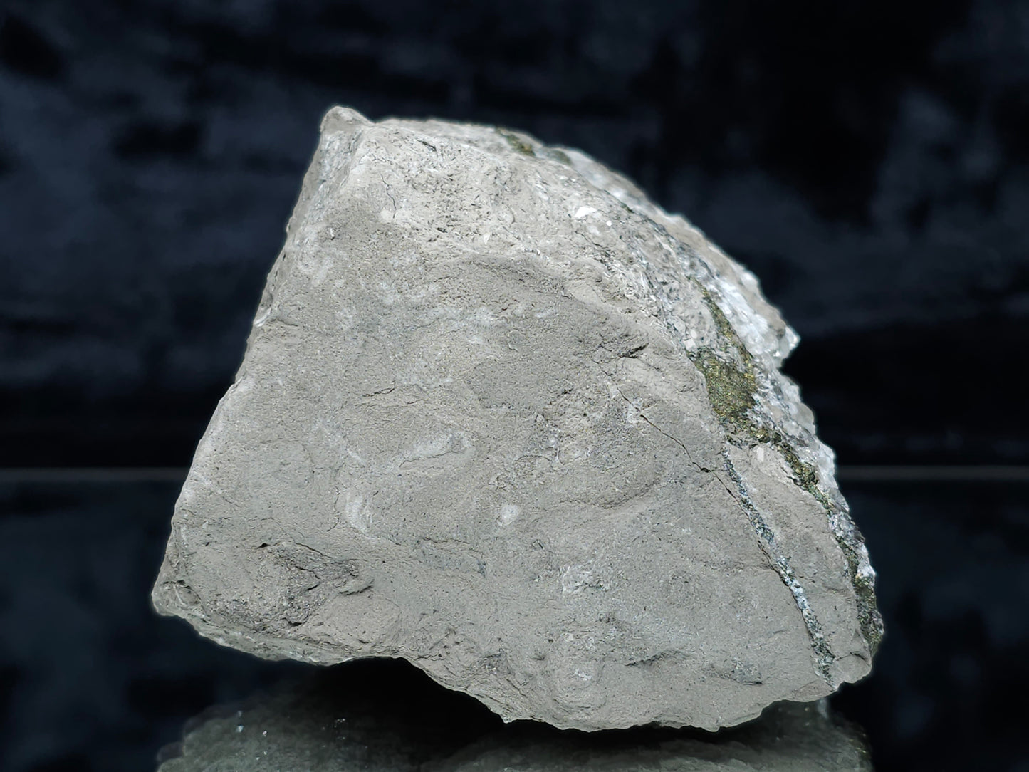 #33183 Special clear Nailhead Spar Calcite cluster with Chalcopyrite ore and multiple small fossils in the matrix