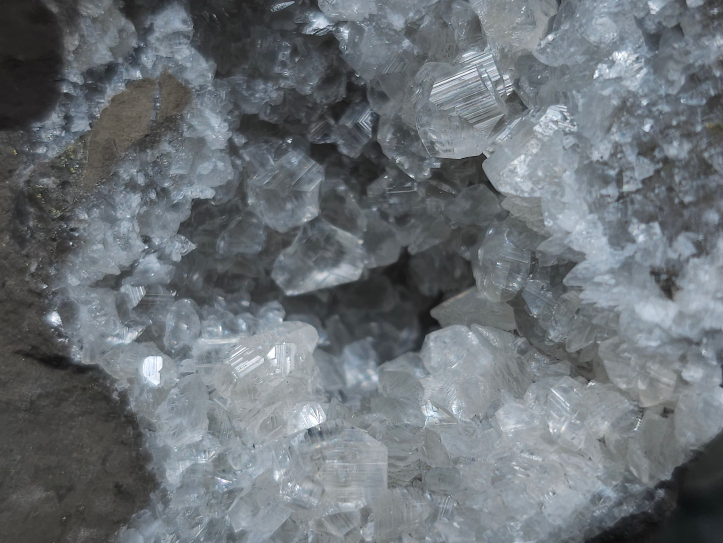 #33184 Special clear Nailhead Spar Calcite cluster with Chalcopyrite ore and multiple small fossils in the matrix