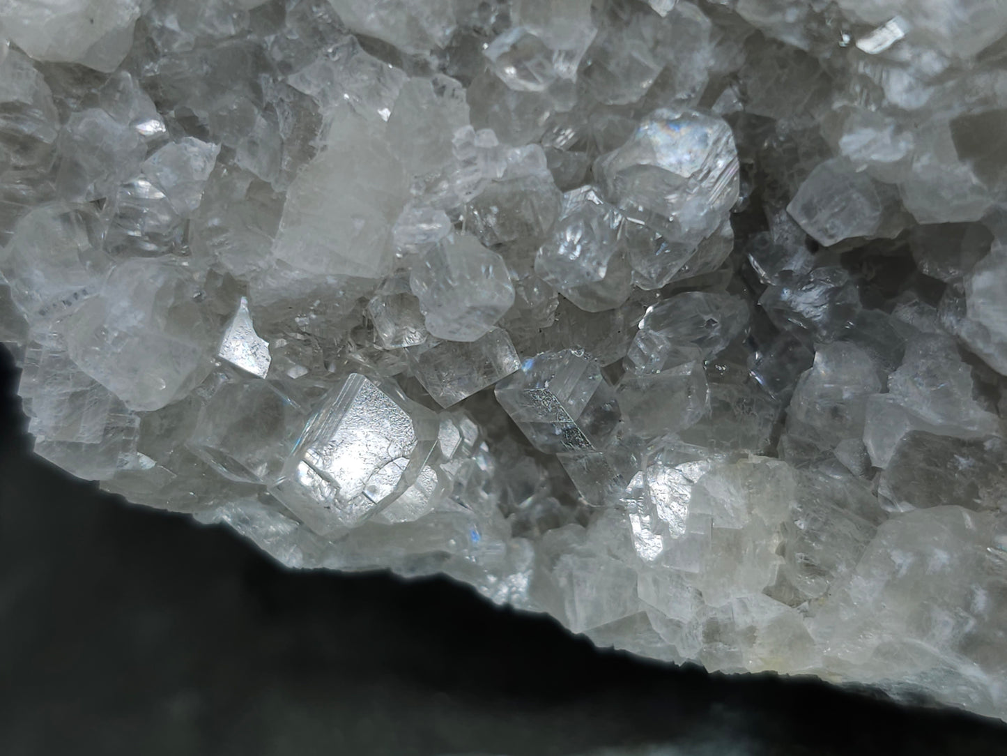 #33185 Special clear Nailhead Spar Calcite cluster with Chalcopyrite ore and multiple small fossils in the matrix