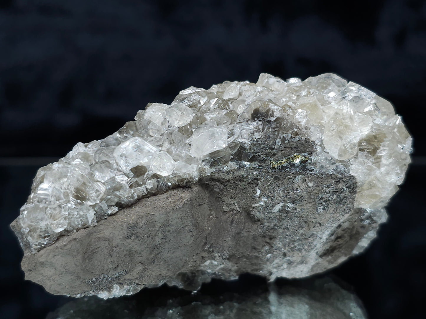 #33189 Special clear Nailhead Spar Calcite cluster with Chalcopyrite ore and multiple small fossils in the matrix