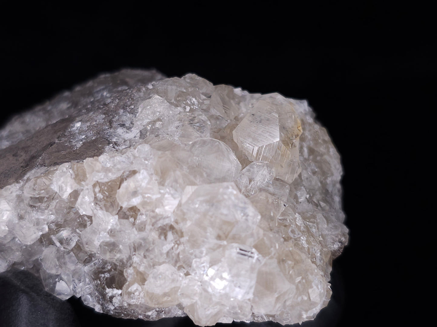#33189 Special clear Nailhead Spar Calcite cluster with Chalcopyrite ore and multiple small fossils in the matrix