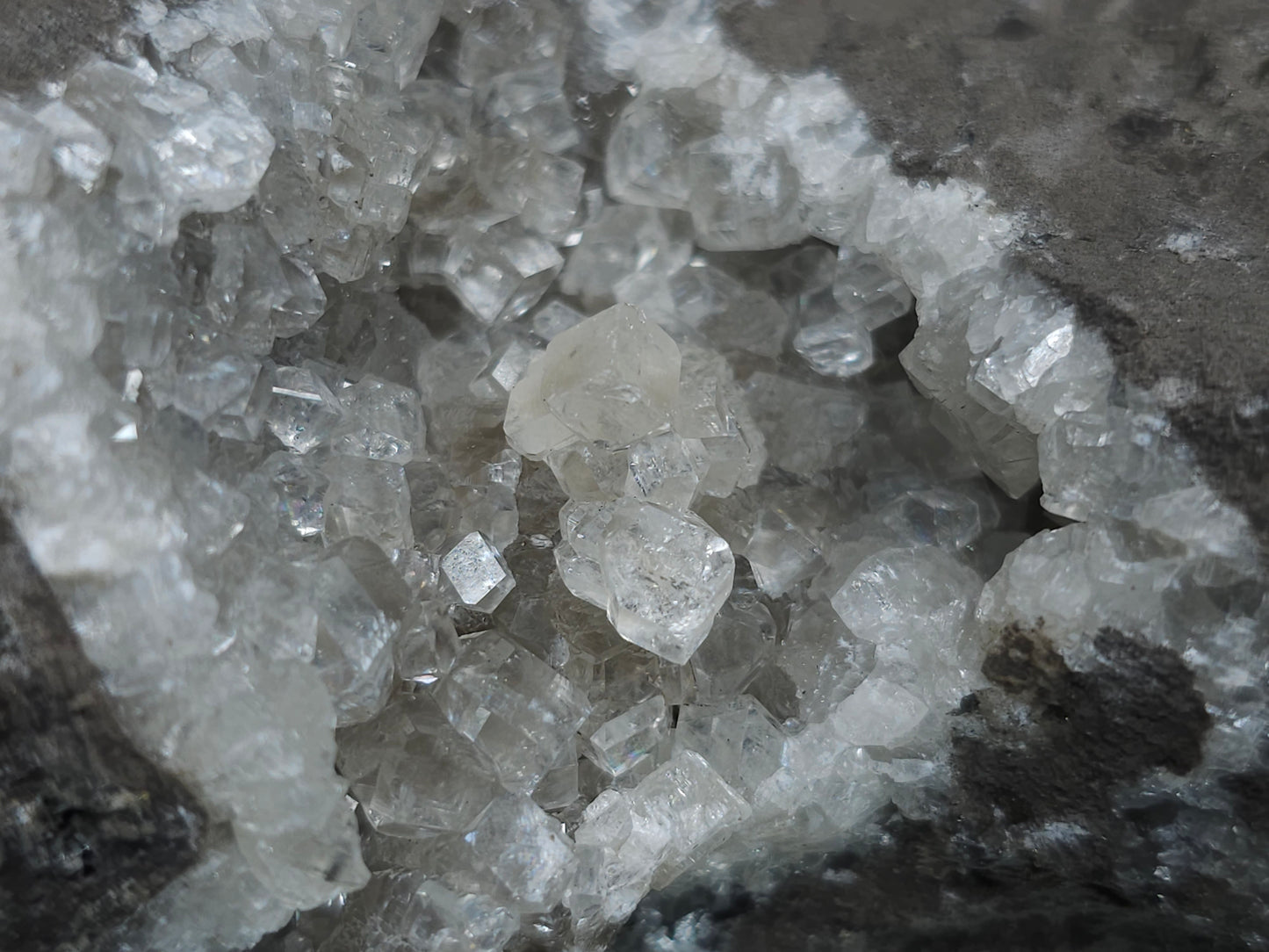 #33190 Special clear Nailhead Spar Calcite cluster with Chalcopyrite ore and multiple small fossils in the matrix