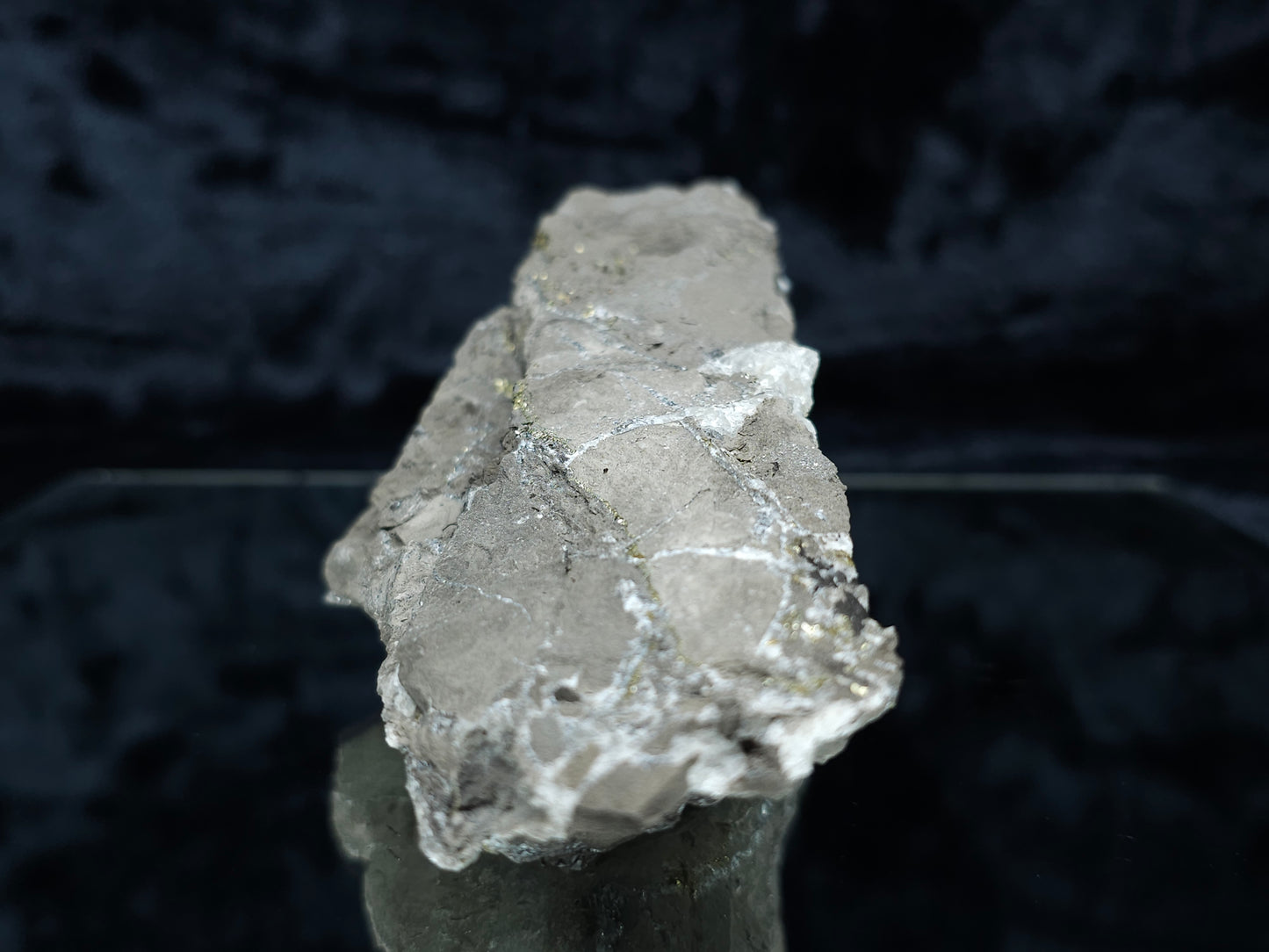 #33191 Special clear Nailhead Spar Calcite cluster with  Chalcopyrite ore and multiple small fossils in the matrix