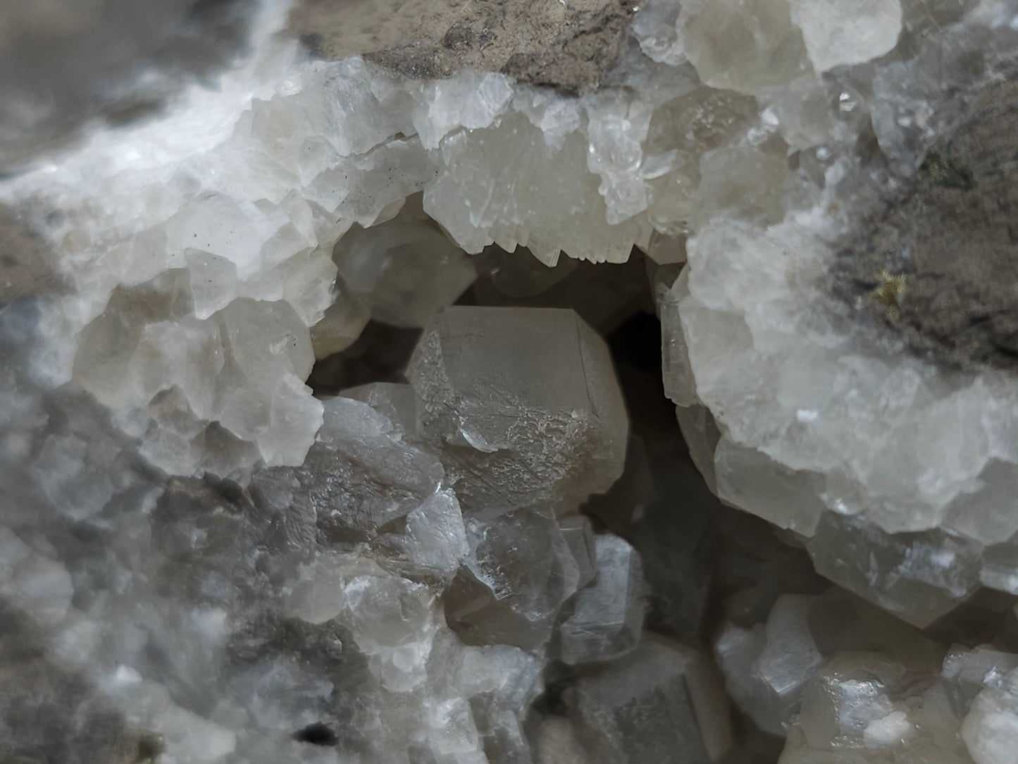 #33192 Special clear Nailhead Spar Calcite cluster with Chalcopyrite ore and multiple small fossils in the matrix
