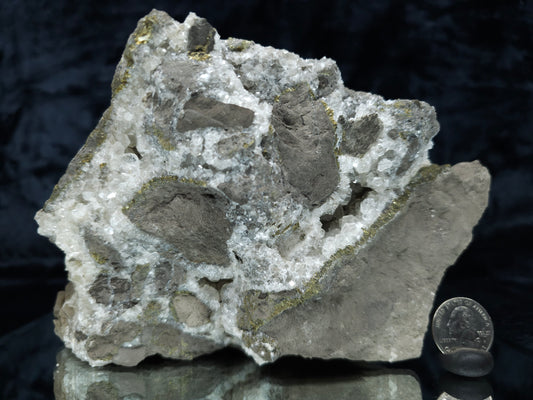 #33193 Special clear Nailhead Spar Calcite cluster and geode with Chalcopyrite ore and multiple small fossils in the matrix