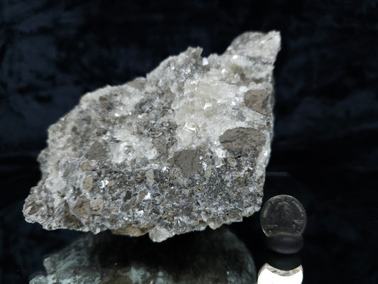 #33194 Special clear Nailhead Spar Calcite cluster with Chalcopyrite ore and multiple small fossils in the matrix