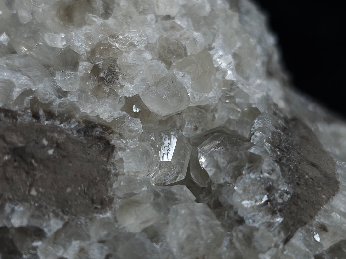 #33194 Special clear Nailhead Spar Calcite cluster with Chalcopyrite ore and multiple small fossils in the matrix