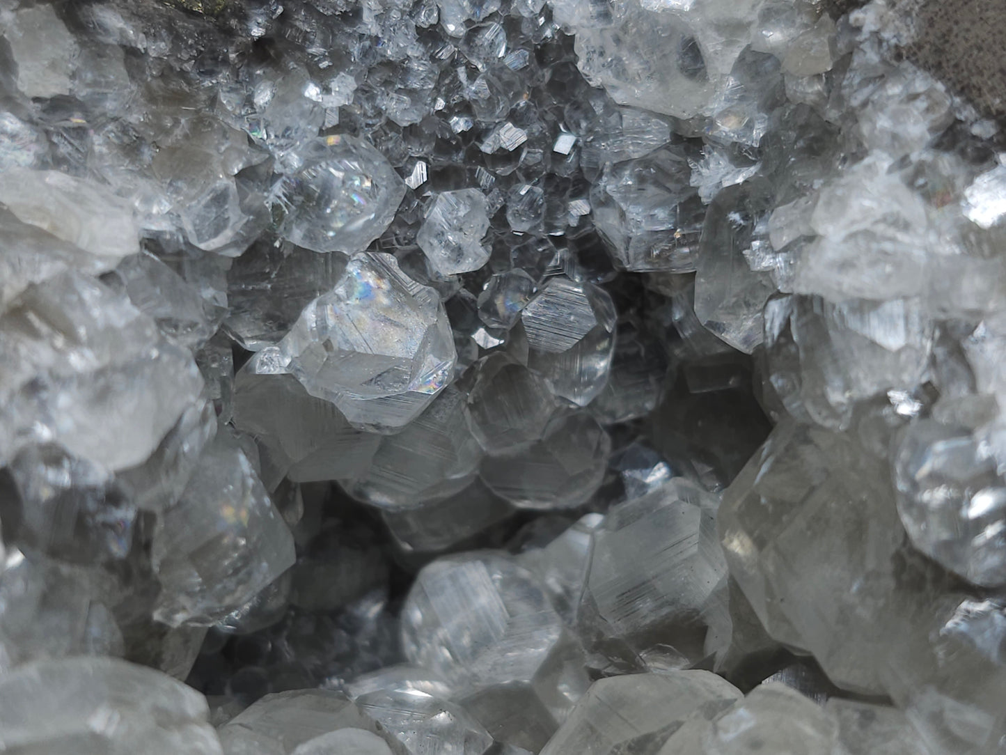 #33195 Special clear Nailhead Spar Calcite cluster with Chalcopyrite ore and multiple small fossils in the matrix