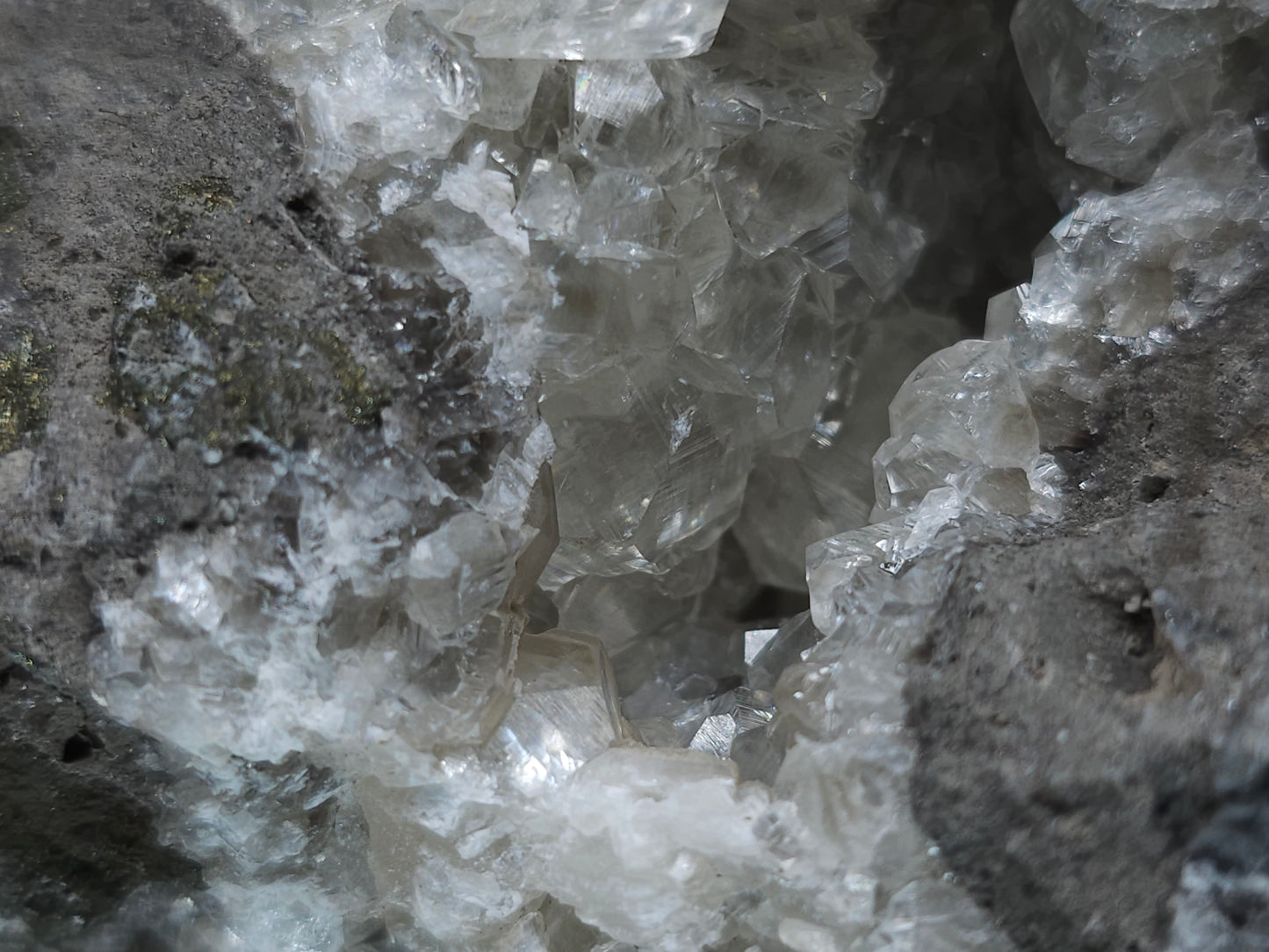 #33196 Special clear Nailhead Spar Calcite cluster and geode with  Chalcopyrite ore and multiple small fossils in the matrix
