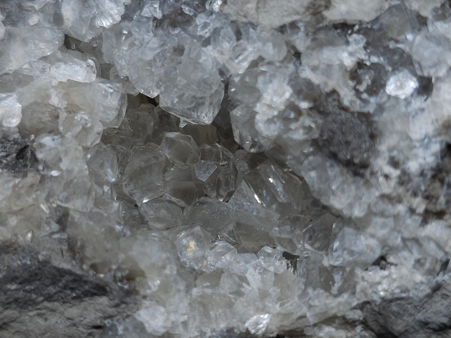 #33197 Special clear Nailhead Spar Calcite cluster and geode with Chalcopyrite ore and multiple small fossils in the matrix
