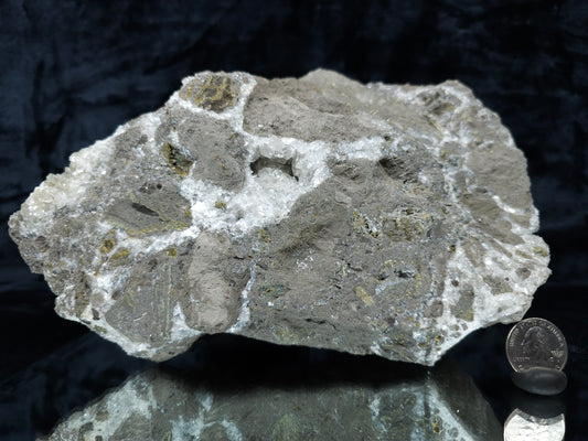 #33199 Special clear Nailhead Spar Calcite cluster and geode with Chalcopyrite ore and multiple small fossils in the matrix