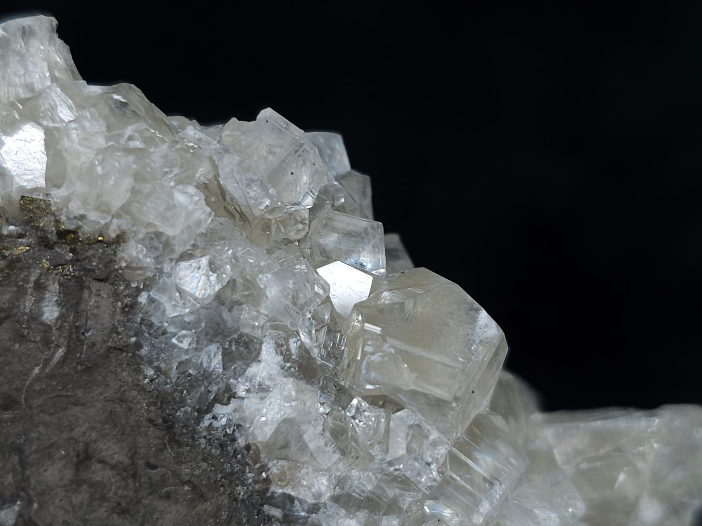 #33201 Super clear Nailhead Spar Calcite cluster and Chalcopyrite ore and multiple small fossils in the matrix