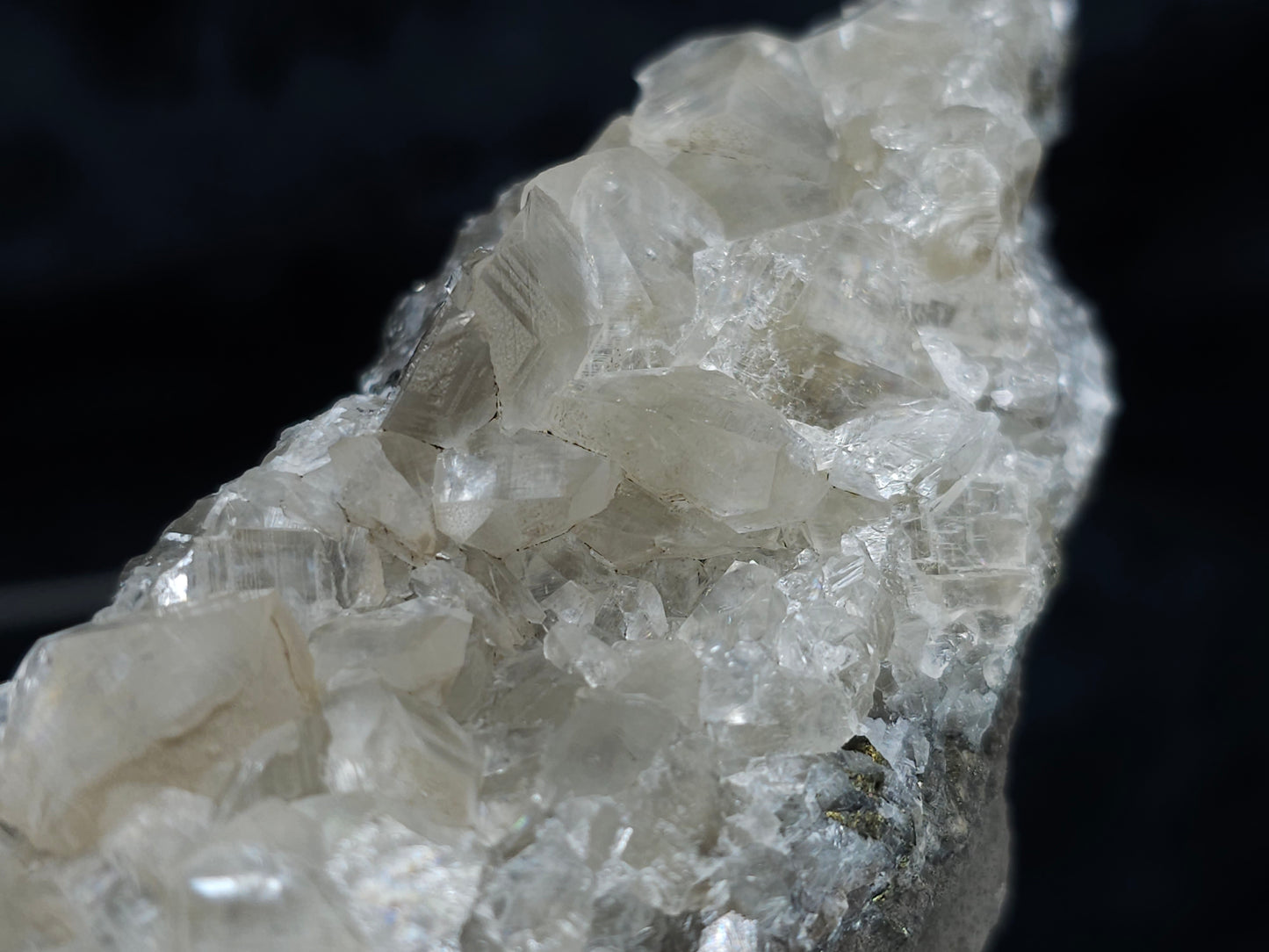 #33202 Super clear Nailhead Spar Calcite cluster and  Chalcopyrite ore and multiple small fossils in the matrix