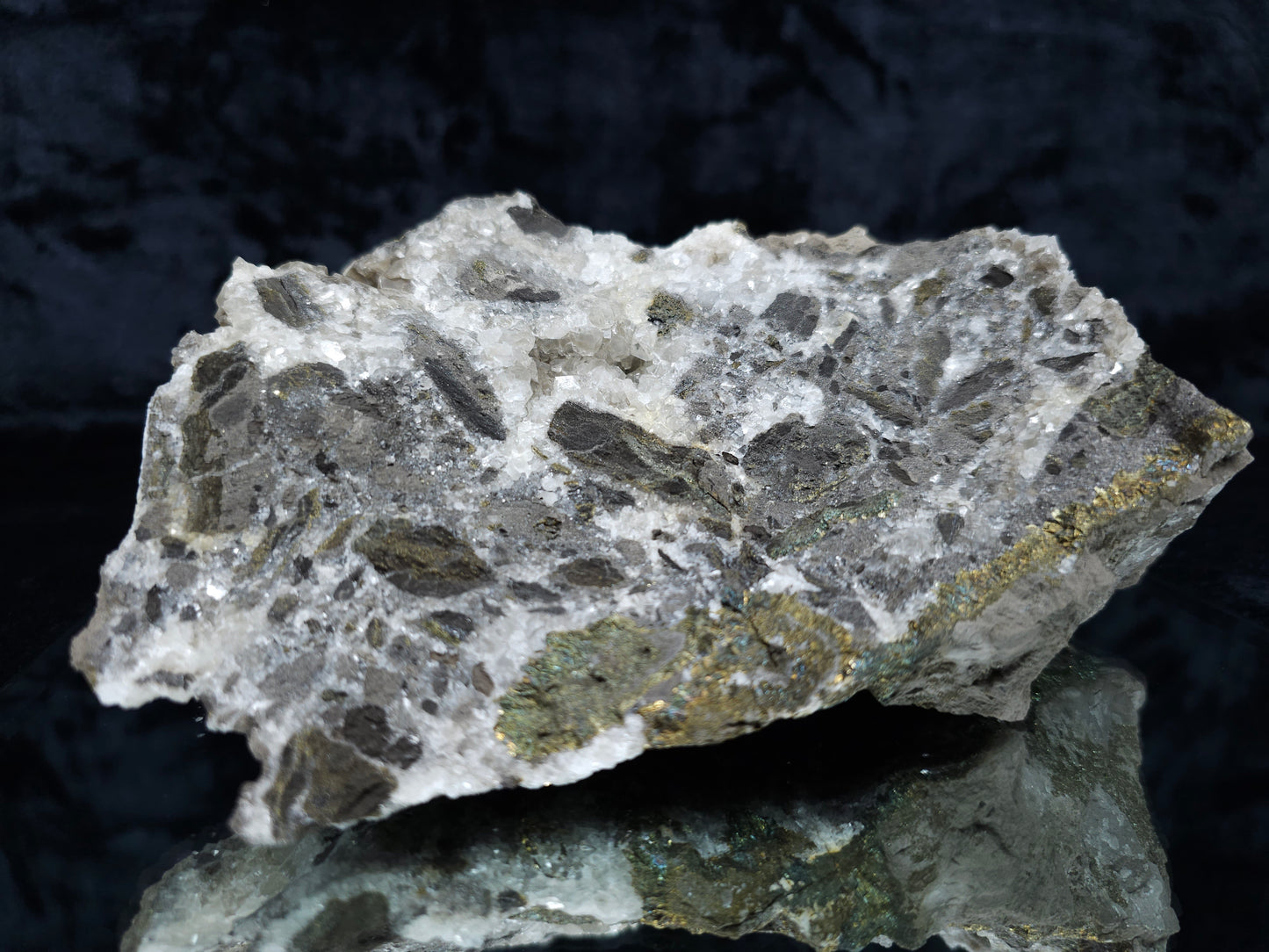 #33204 Super clear Nailhead Spar Calcite geode and Chalcopyrite ore and multiple small fossils