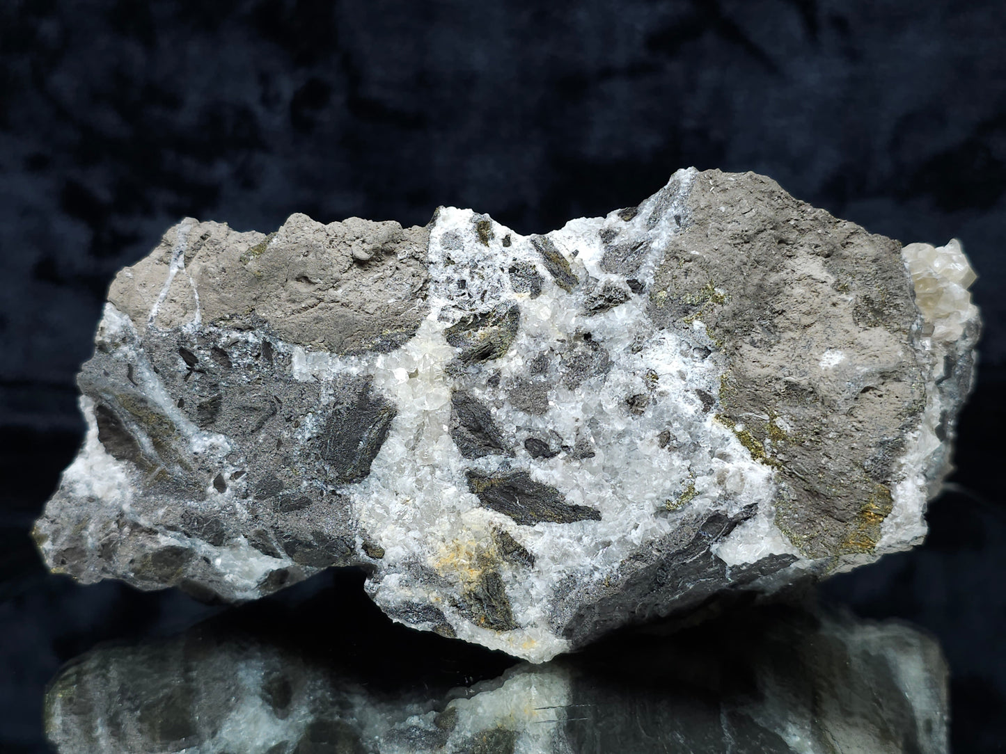 #33204 Super clear Nailhead Spar Calcite geode and Chalcopyrite ore and multiple small fossils