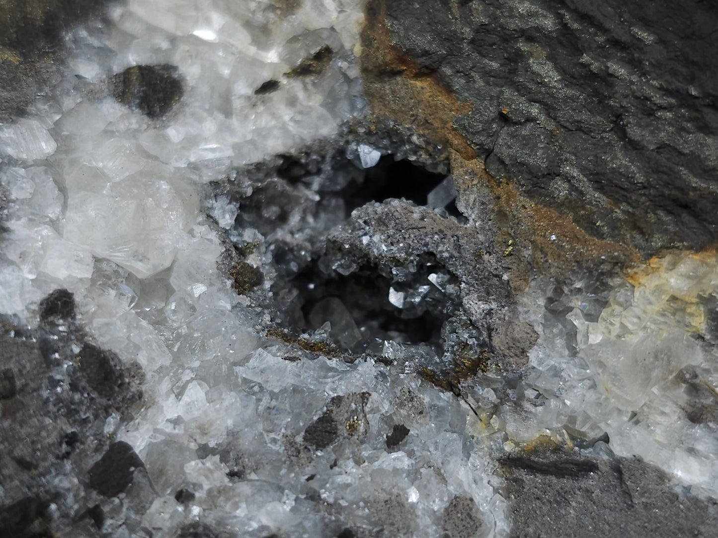 #33204 Super clear Nailhead Spar Calcite geode and Chalcopyrite ore and multiple small fossils