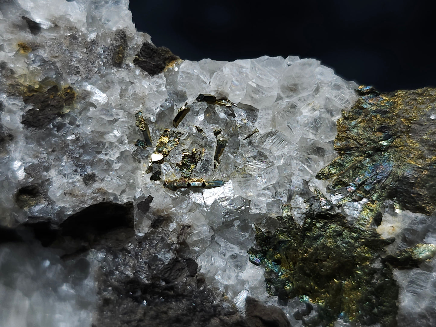 #33204 Super clear Nailhead Spar Calcite geode and Chalcopyrite ore and multiple small fossils