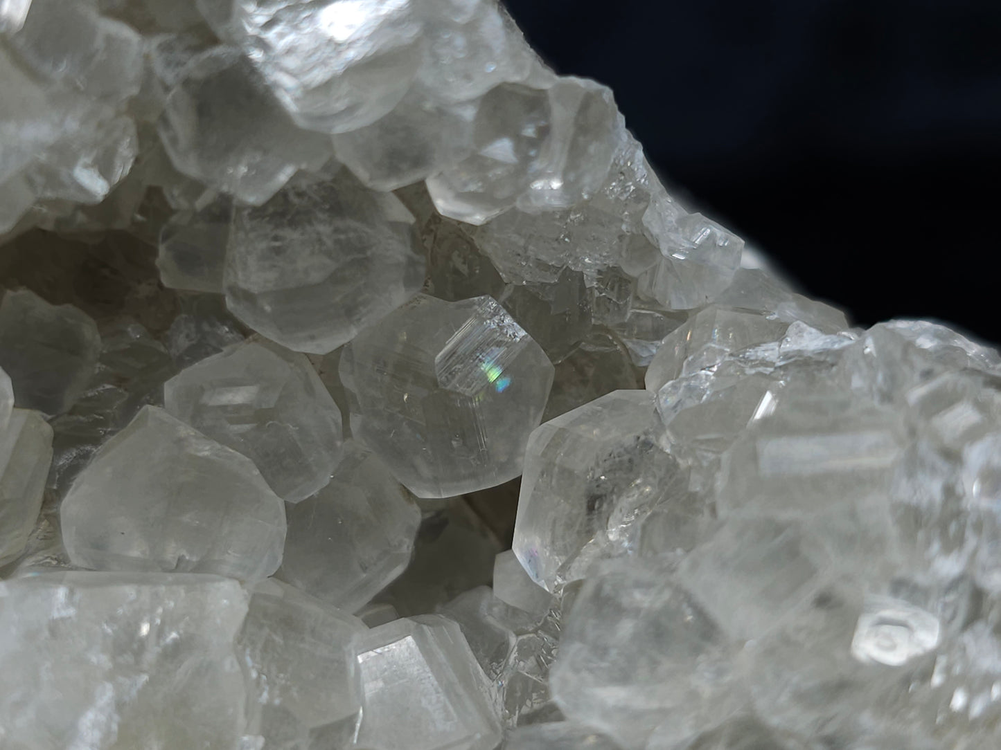 #33203 Super clear Nailhead Spar Calcite geode with Chalcopyrite ore and multiple small fossils