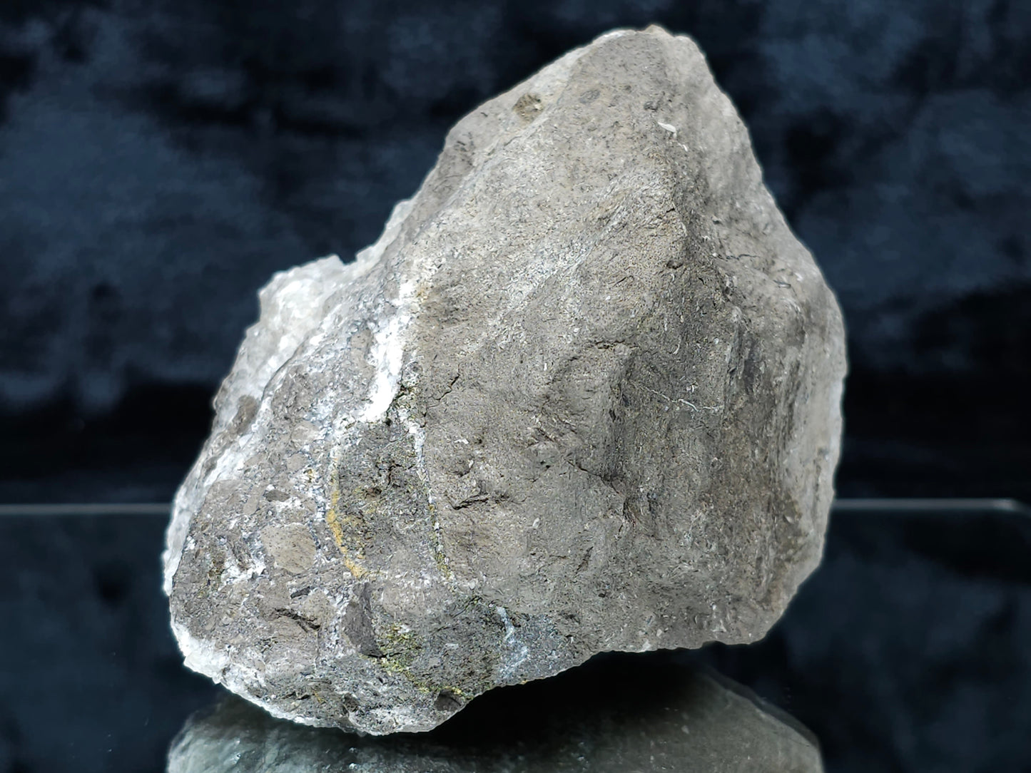 #33203 Super clear Nailhead Spar Calcite geode with Chalcopyrite ore and multiple small fossils