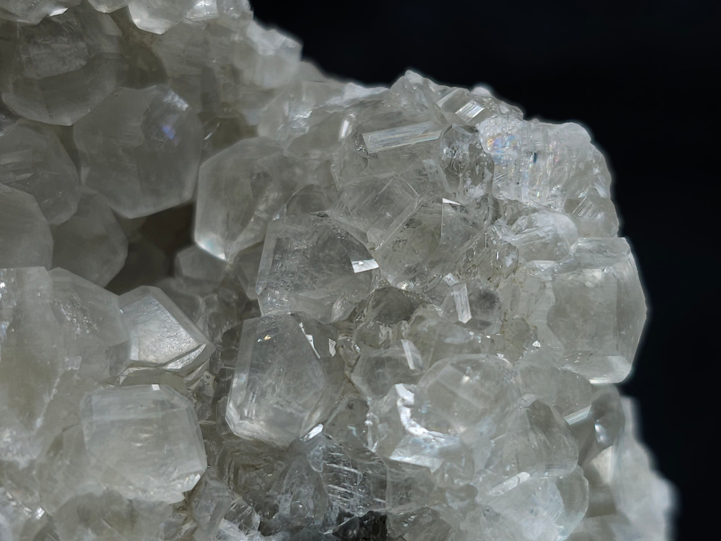 #33203 Super clear Nailhead Spar Calcite geode with Chalcopyrite ore and multiple small fossils