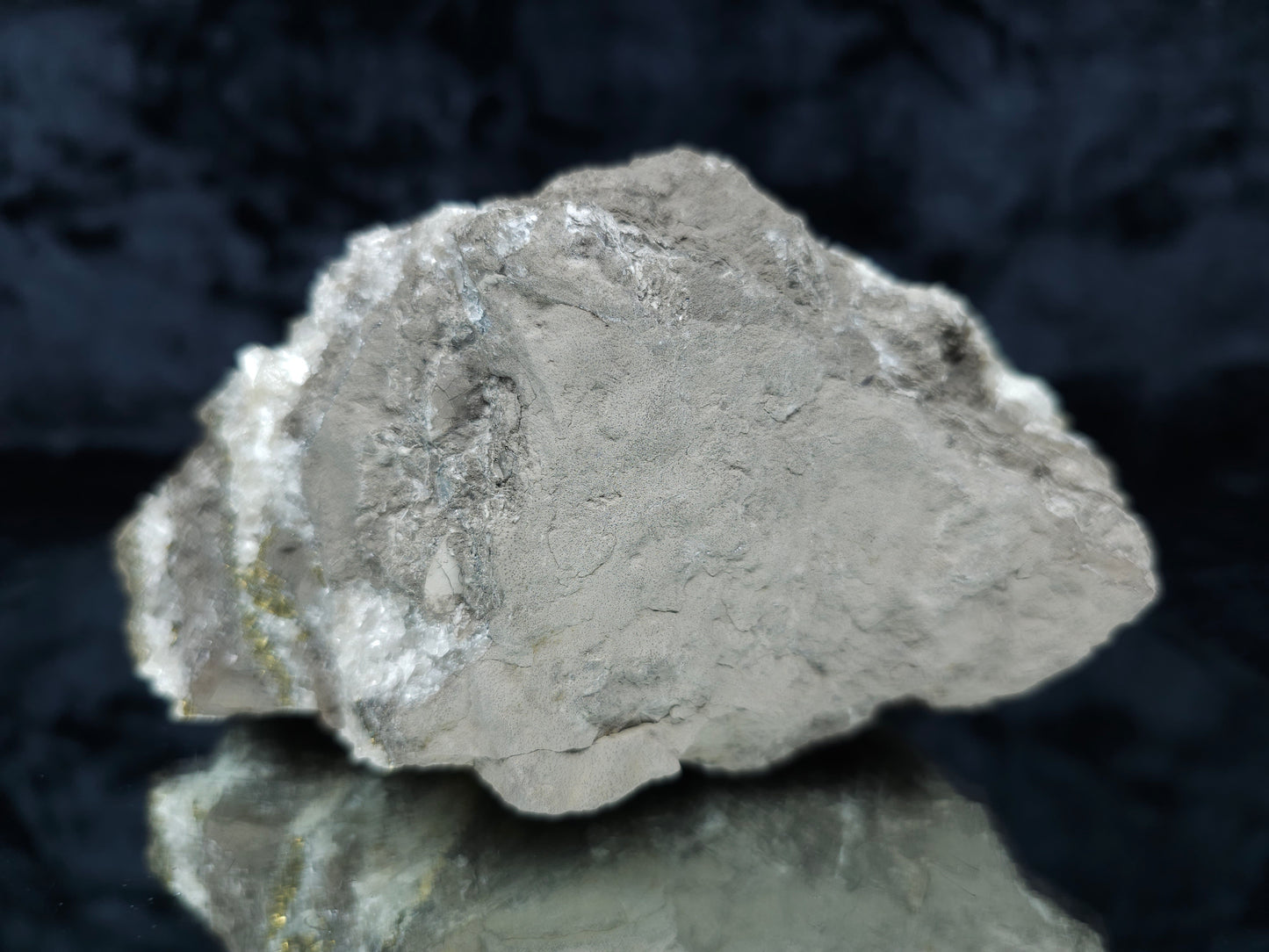 #33205 Super clear Nailhead Spar Calcite geode and Chalcopyrite ore and multiple small fossils in the matrix